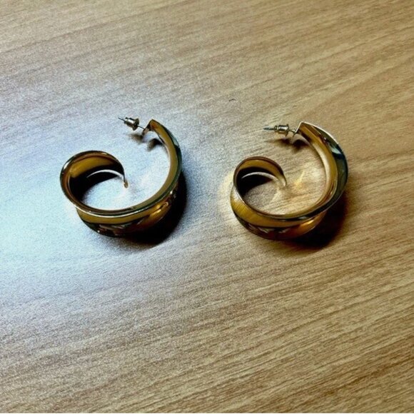 Gold C-Shaped Statement Hoop Earrings – French Chic Minimalist Design - Picture 5 of 8